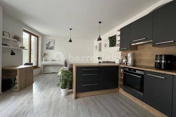 Prenájom bytu 2-izbový 51 m², Podbělohorská, Praha Prenájom bytu 2-izbový 51 m², Podbělohorská, Praha