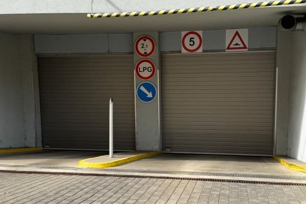 Prenájom garáže 18 m², Purkyňova, Brno Prenájom garáže 18 m², Purkyňova, Brno