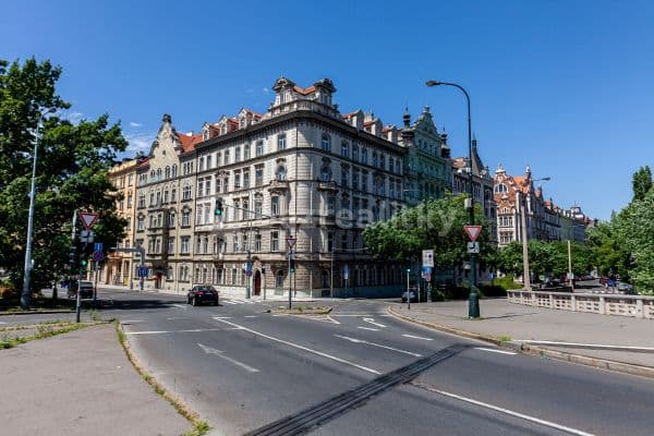 Prenájom bytu 3-izbový 106 m², Janáčkovo Nábřeží, Praha, Praha