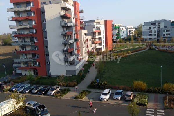 Prenájom bytu 1-izbový 38 m², Miroslava Hajna, Praha Prenájom bytu 1-izbový 38 m², Miroslava Hajna, Praha