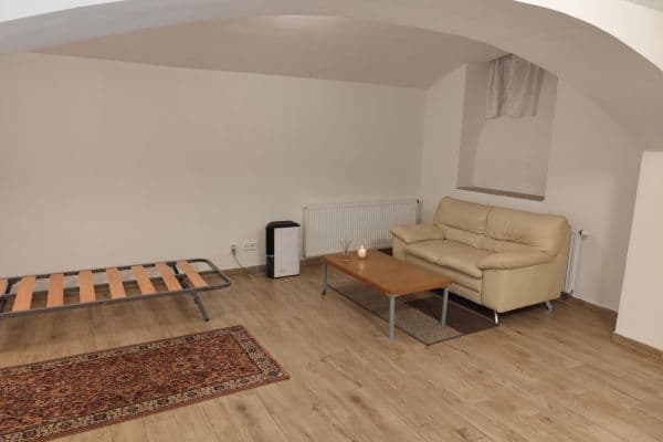 Prenájom bytu 1-izbový 42 m², Sudoměřská, Praha Prenájom bytu 1-izbový 42 m², Sudoměřská, Praha