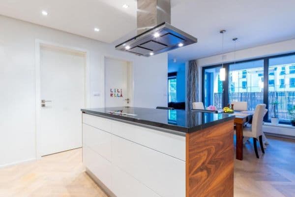 Prenájom bytu 4-izbový 91 m², Kališnická, Prague Prenájom bytu 4-izbový 91 m², Kališnická, Prague