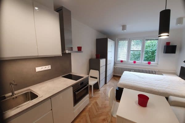 Prenájom bytu Garsoniéra 28 m², Kamerunská, Praha Prenájom bytu Garsoniéra 28 m², Kamerunská, Praha