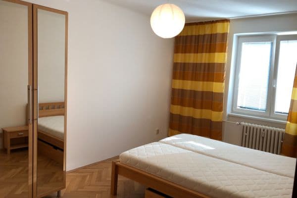 Prenájom bytu 2-izbový 55 m², Uránová, Bratislava Prenájom bytu 2-izbový 55 m², Uránová, Bratislava