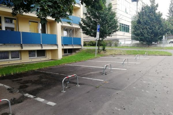 Prenájom garáže 10 m², Jeseniova, Praha Prenájom garáže 10 m², Jeseniova, Praha