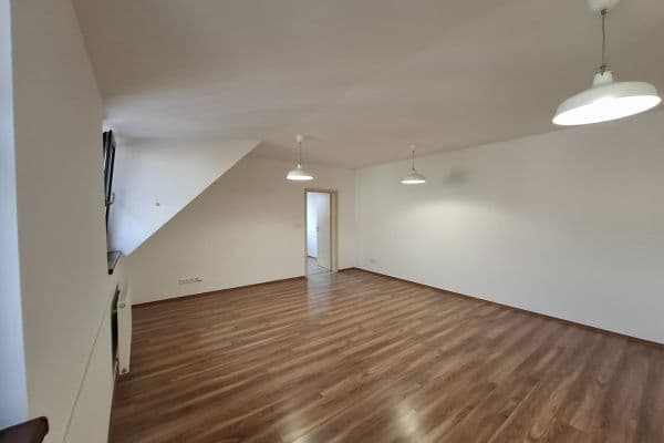 Prenájom bytu 2-izbový 66 m², Beroun, Beroun Prenájom bytu 2-izbový 66 m², Beroun, Beroun