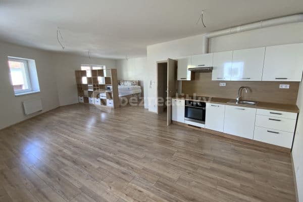 Prenájom bytu 1-izbový 65 m², Masarykovo náměstí, Šlapanice Prenájom bytu 1-izbový 65 m², Masarykovo náměstí, Šlapanice