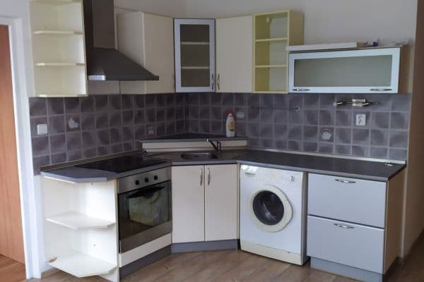 Prenájom bytu 1-izbový 36 m², Nová, Ústí nad Labem Prenájom bytu 1-izbový 36 m², Nová, Ústí nad Labem