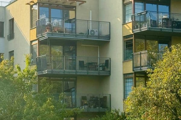 Prenájom garáže 18 m², Nad Rokoskou, Praha Prenájom garáže 18 m², Nad Rokoskou, Praha