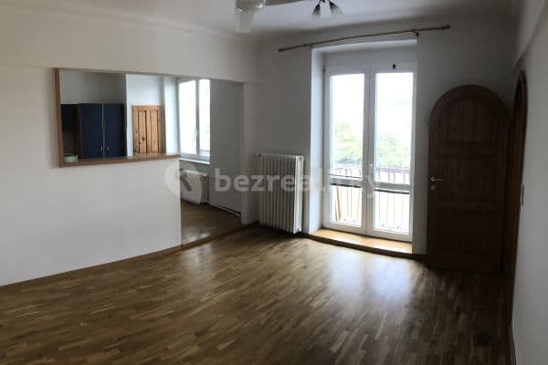 Prenájom bytu 3-izbový 56 m², Komenského, Příbram Prenájom bytu 3-izbový 56 m², Komenského, Příbram