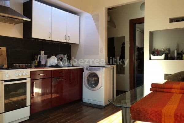 Prenájom bytu 1-izbový 30 m², Nad Koulkou, Praha Prenájom bytu 1-izbový 30 m², Nad Koulkou, Praha