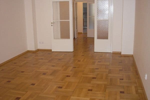 Prenájom bytu 3-izbový 100 m², Francouzská, Praha Prenájom bytu 3-izbový 100 m², Francouzská, Praha
