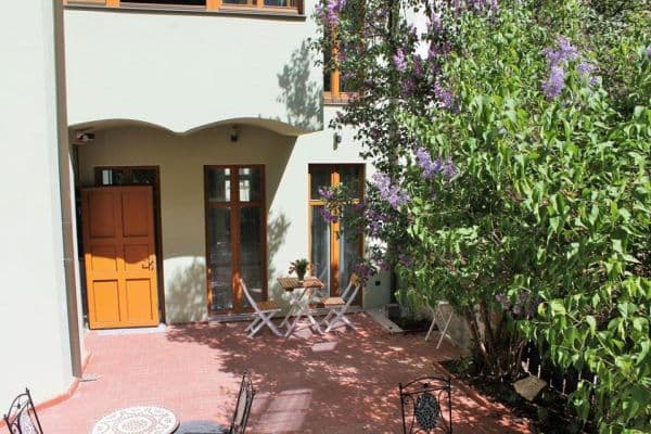 Prenájom bytu 1-izbový 46 m², Šlikova, Praha Prenájom bytu 1-izbový 46 m², Šlikova, Praha