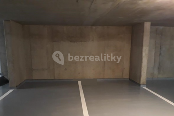 Prenájom garáže 14 m², Bermanova, Praha, Praha