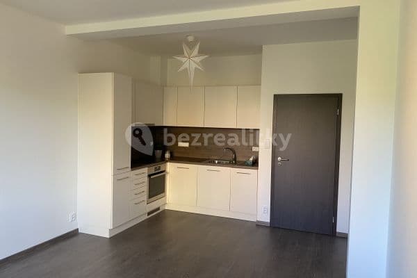 Prenájom bytu 2-izbový 60 m², Ježovská, Praha Prenájom bytu 2-izbový 60 m², Ježovská, Praha