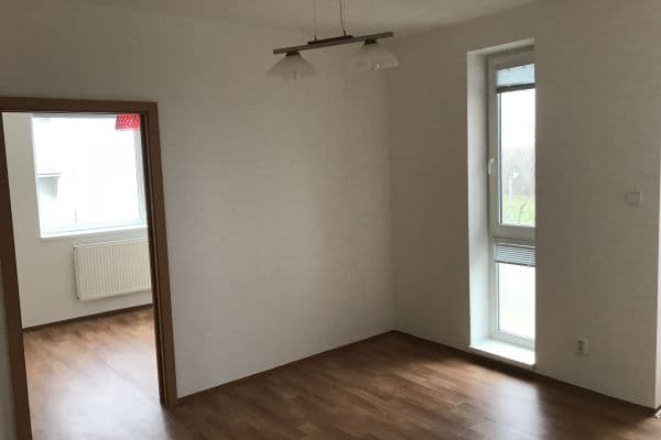 Prenájom bytu 3-izbový 56 m², Herlíkovická, Kbely Prenájom bytu 3-izbový 56 m², Herlíkovická, Kbely