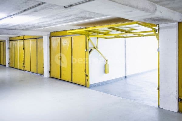 Prenájom garáže 19 m², Navigátorů, Praha Prenájom garáže 19 m², Navigátorů, Praha