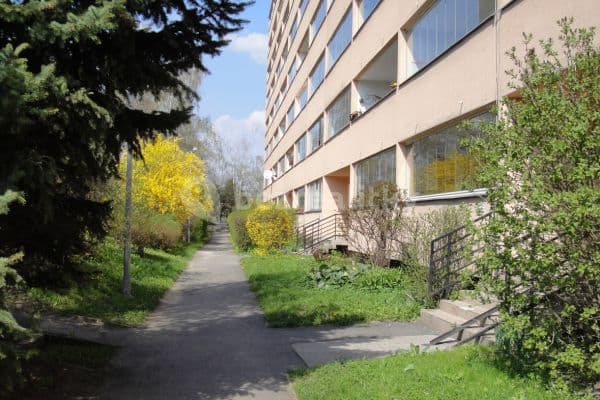 Prenájom bytu 1-izbový 34 m², Jánošíkova, Praha Prenájom bytu 1-izbový 34 m², Jánošíkova, Praha