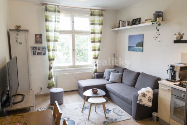 Prenájom bytu 2-izbový 43 m², Čestmírova, Praha Prenájom bytu 2-izbový 43 m², Čestmírova, Praha