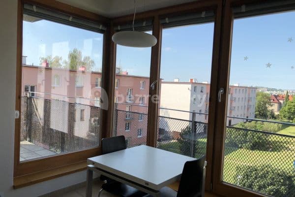 Prenájom bytu 3-izbový 81 m², Nehvizdská, Praha Prenájom bytu 3-izbový 81 m², Nehvizdská, Praha