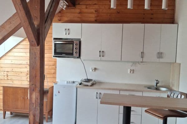 Prenájom bytu 2-izbový 37 m², Pod Karlovarskou Silnicí, Praha Prenájom bytu 2-izbový 37 m², Pod Karlovarskou Silnicí, Praha