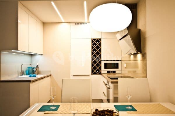 Prenájom bytu 2-izbový 64 m², Škrábkových, Letňany Prenájom bytu 2-izbový 64 m², Škrábkových, Letňany