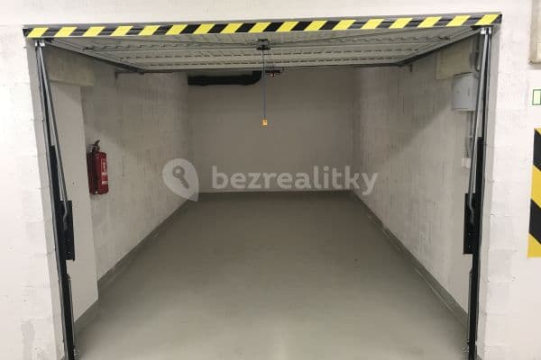 Prenájom garáže 18 m², Sicherova, Hlavní město Praha Prenájom garáže 18 m², Sicherova, Hlavní město Praha