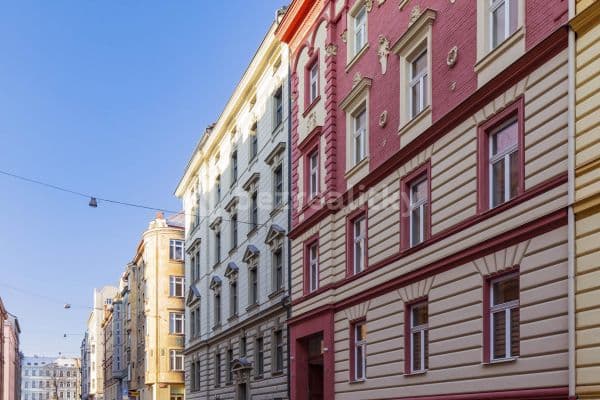 Prenájom bytu 1-izbový 43 m², U Studánky, Praha Prenájom bytu 1-izbový 43 m², U Studánky, Praha