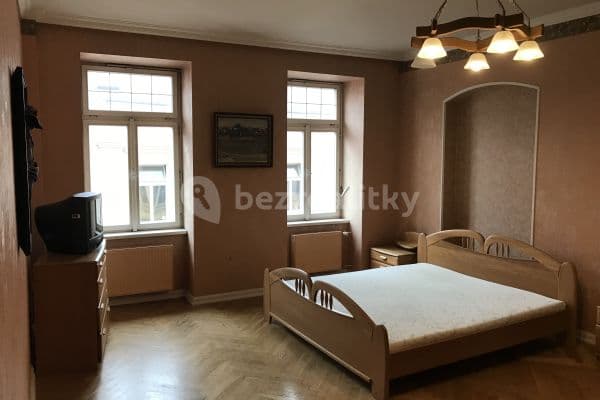 Prenájom bytu 2-izbový 82 m², Karla IV., Karlovy Vary, Karlovarský kraj