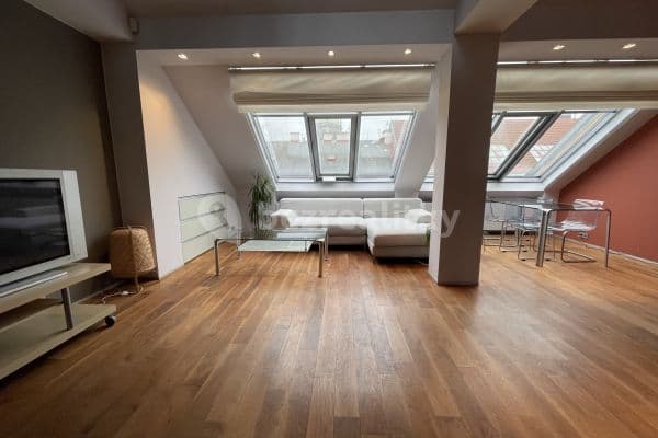 Prenájom bytu 3-izbový 94 m², Krakovská, Praha Prenájom bytu 3-izbový 94 m², Krakovská, Praha