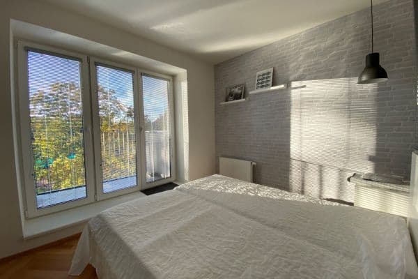 Prenájom bytu 2-izbový 50 m², Nemocniční, Praha Prenájom bytu 2-izbový 50 m², Nemocniční, Praha