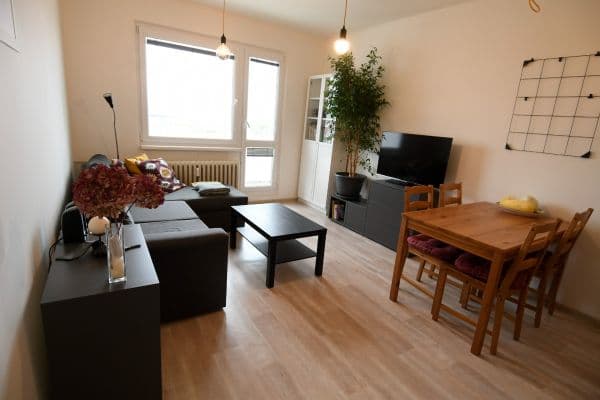 Prenájom bytu 2-izbový 52 m², Ukrajinská, Kladno Prenájom bytu 2-izbový 52 m², Ukrajinská, Kladno