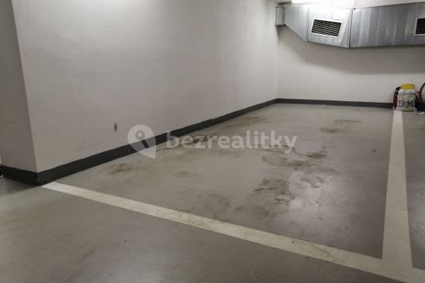 Prenájom garáže 15 m², Kmochova, Hostivice Prenájom garáže 15 m², Kmochova, Hostivice