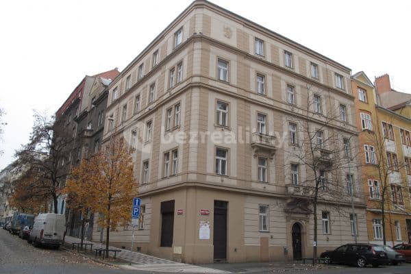 Prenájom bytu 1-izbový 34 m², Jagellonská, Praha Prenájom bytu 1-izbový 34 m², Jagellonská, Praha