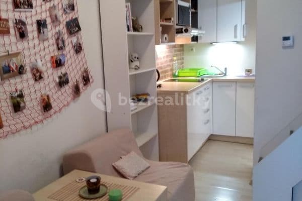 Prenájom bytu Garsoniéra 16 m², Cyrilská, Brno Prenájom bytu Garsoniéra 16 m², Cyrilská, Brno