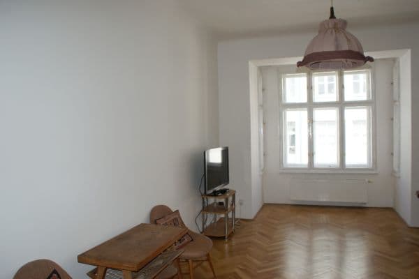 Prenájom bytu 2-izbový 77 m², Pod Kotlaskou, Praha Prenájom bytu 2-izbový 77 m², Pod Kotlaskou, Praha
