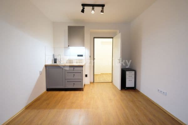 Prenájom bytu Garsoniéra 25 m², Zbraslavská, Praha Prenájom bytu Garsoniéra 25 m², Zbraslavská, Praha
