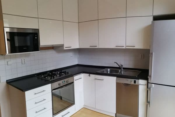 Prenájom bytu 2-izbový 56 m², Družstevní Ochoz, Praha Prenájom bytu 2-izbový 56 m², Družstevní Ochoz, Praha