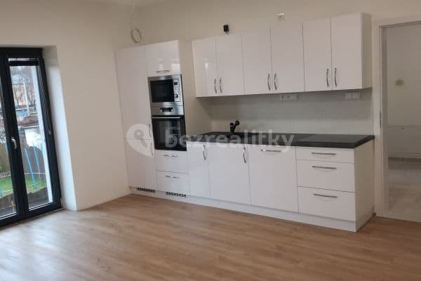 Prenájom bytu 1-izbový 38 m², Halasova, Ostrava Prenájom bytu 1-izbový 38 m², Halasova, Ostrava
