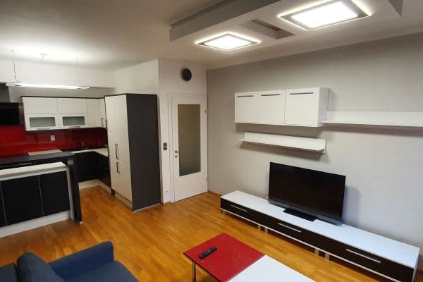 Prenájom bytu 2-izbový 64 m², V Přístavu, Praha Prenájom bytu 2-izbový 64 m², V Přístavu, Praha