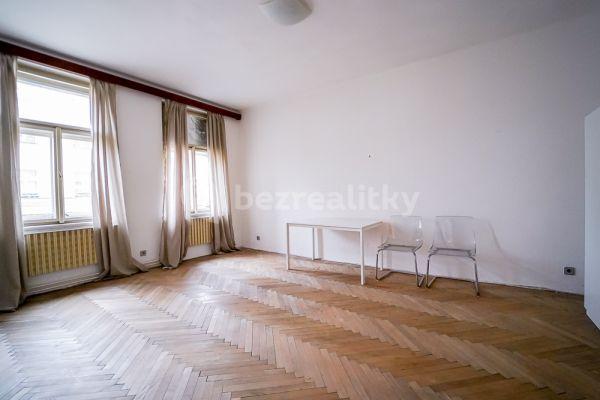Prenájom bytu 3-izbový 100 m², Rumunská, Praha, Praha