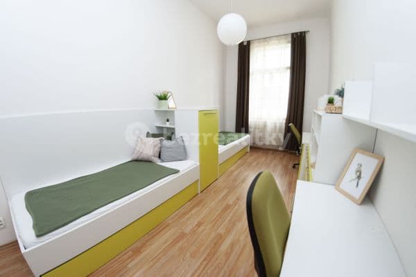 Prenájom bytu 3-izbový 55 m², Běhounská, Brno