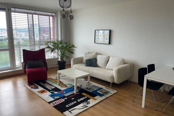 Prenájom bytu 2-izbový 59 m², Tomášikova, Nové Mesto Prenájom bytu 2-izbový 59 m², Tomášikova, Nové Mesto
