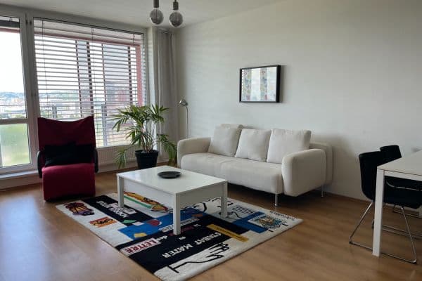 Prenájom bytu 2-izbový 59 m², Tomášikova, Nové Mesto Prenájom bytu 2-izbový 59 m², Tomášikova, Nové Mesto