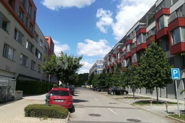 Prenájom bytu 1-izbový 40 m², Trmická, Praha Prenájom bytu 1-izbový 40 m², Trmická, Praha
