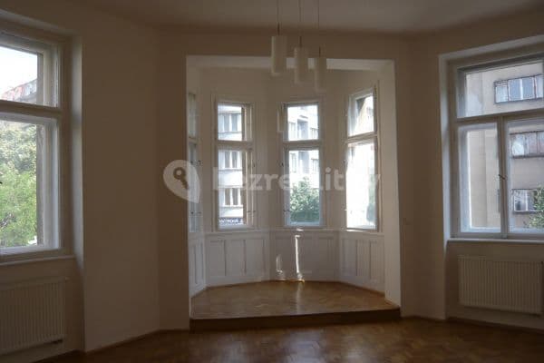 Prenájom bytu 2-izbový 70 m², Lucemburská, Praha Prenájom bytu 2-izbový 70 m², Lucemburská, Praha