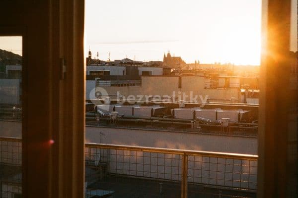 Prenájom bytu 2-izbový 43 m², Opletalova, Praha Prenájom bytu 2-izbový 43 m², Opletalova, Praha