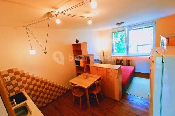 Prenájom bytu 1-izbový 27 m², Součkova, Brno Prenájom bytu 1-izbový 27 m², Součkova, Brno