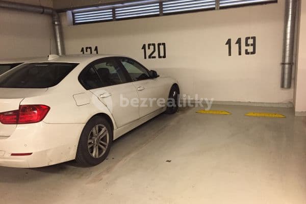 Prenájom garáže 17 m², U Měšťanského Pivovaru, Praha Prenájom garáže 17 m², U Měšťanského Pivovaru, Praha