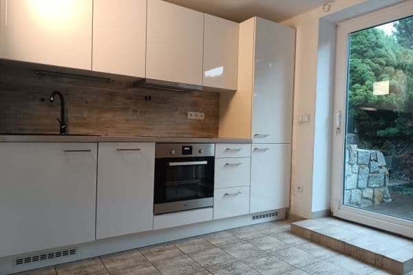 Prenájom bytu 1-izbový 37 m², Pražská, Úvaly Prenájom bytu 1-izbový 37 m², Pražská, Úvaly